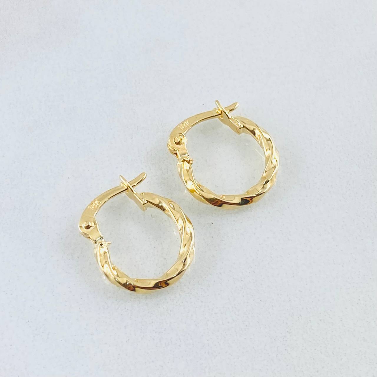 Candongas Kari 0.8gr / 1.3cm / Oro Amarillo 18K