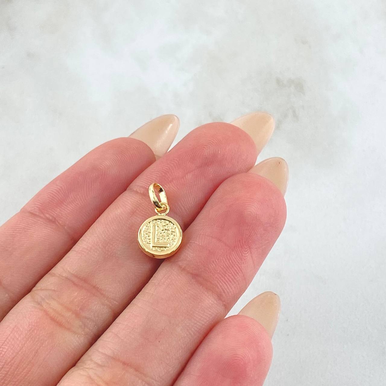 Dije Letra L 0.4gr / 1.5cm / Oro Amarillo 18K