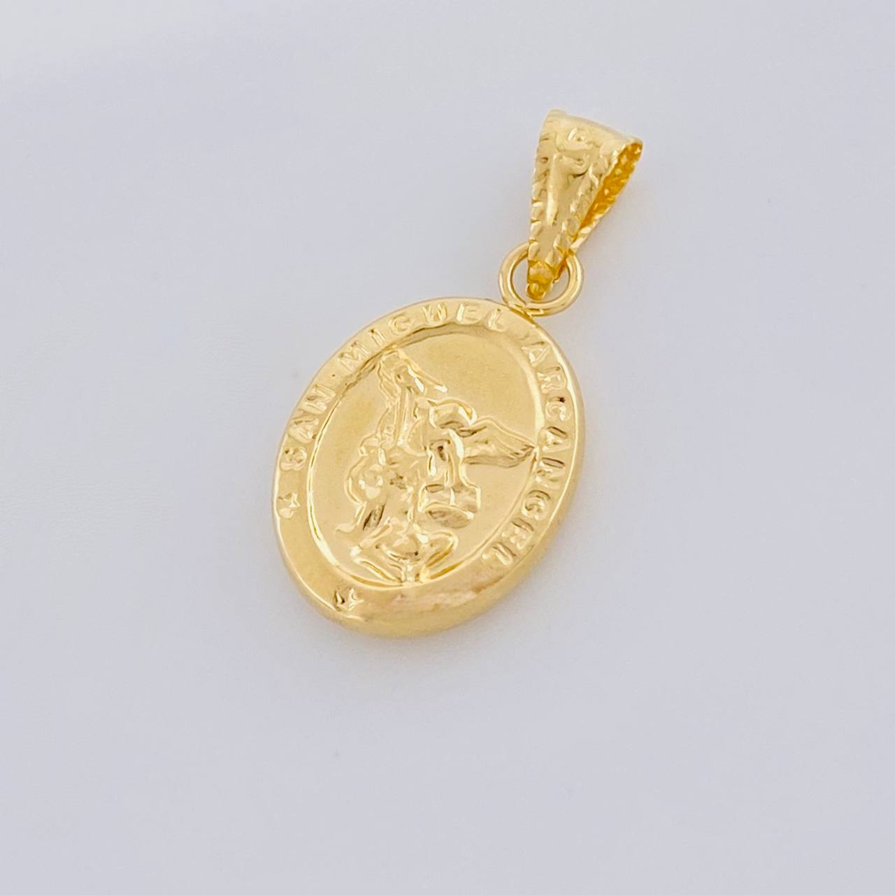 Dije San Miguel Arcangel 0.95g / 2.4cm Oro Amarillo 18K
