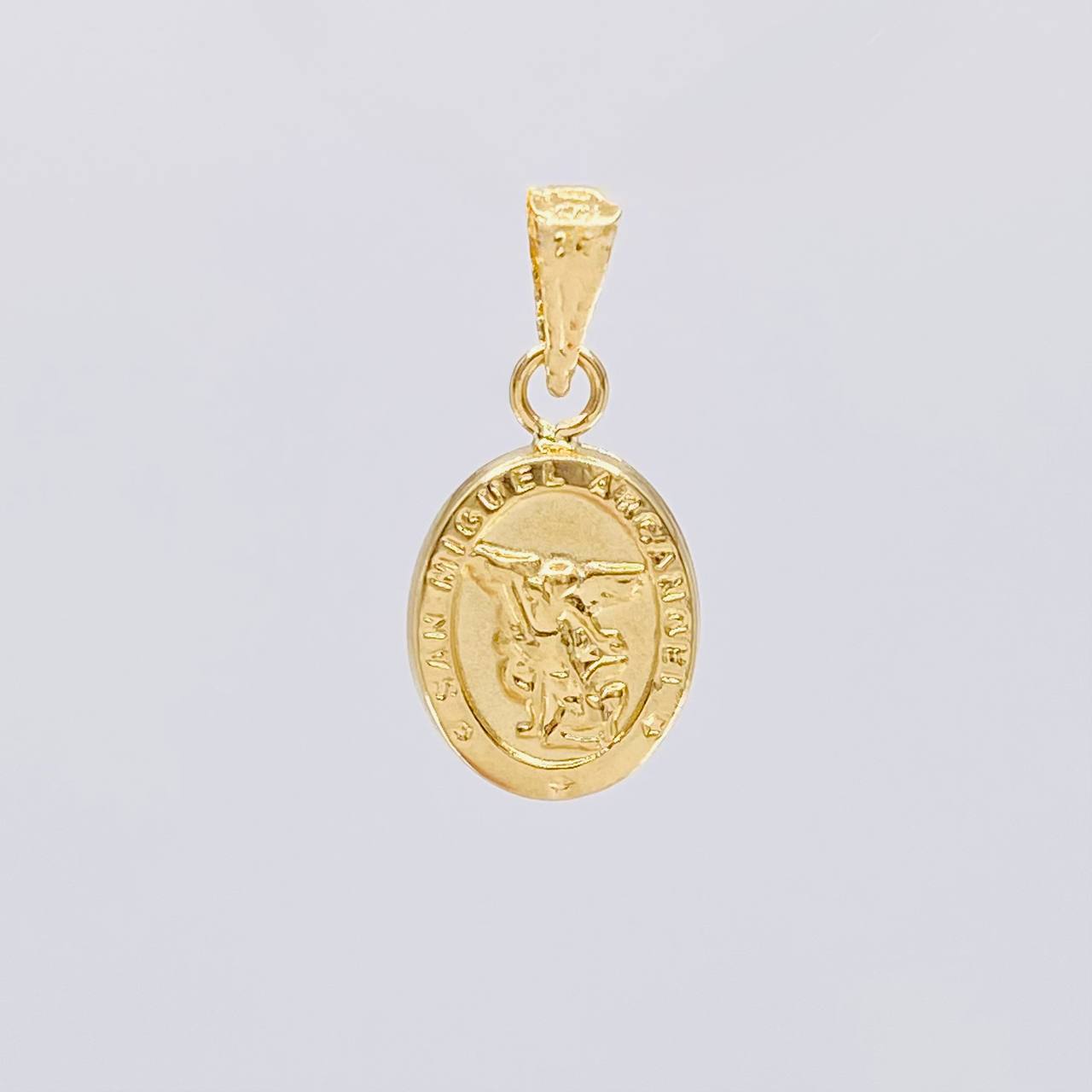 Dije San Miguel Arcangel 0.45g / 1.7cm Oro Amarillo 18K