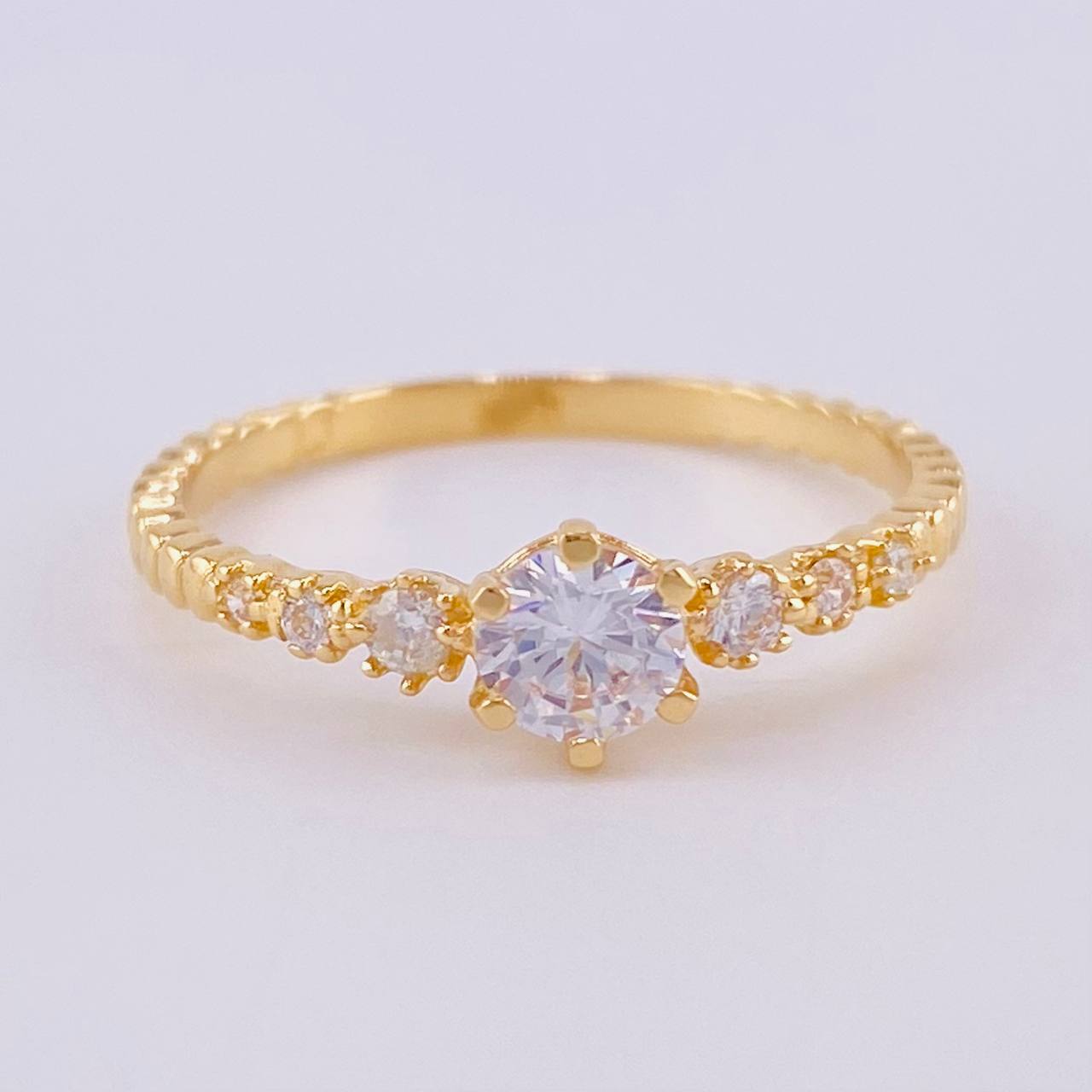 Anillo Solitario Chispa Escalada 2.05gr / T7 1/2 / Oro Amarillo 18K *