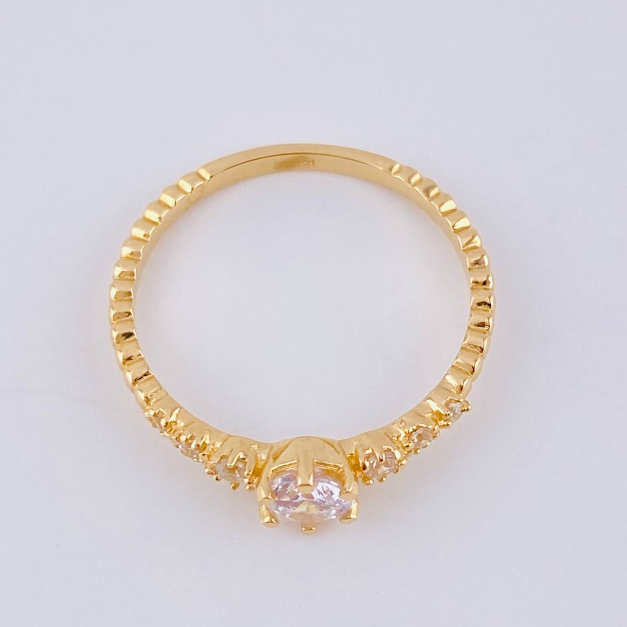 Anillo Solitario Chispa Escalada 2.05gr / T7 1/2 / Oro Amarillo 18K *
