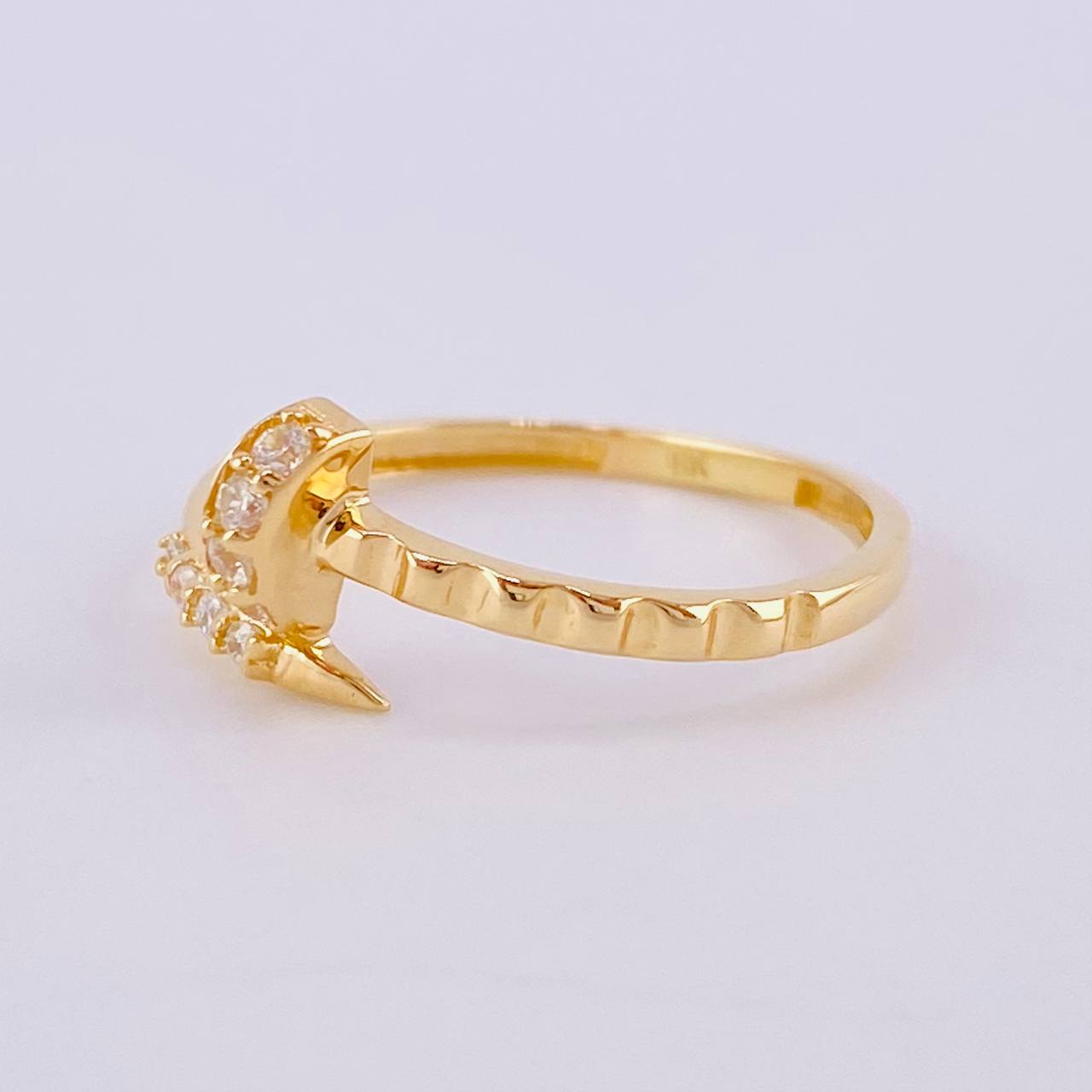Anillo Clavo 1.55 g / T7 1/2 Oro Amarillo 18K