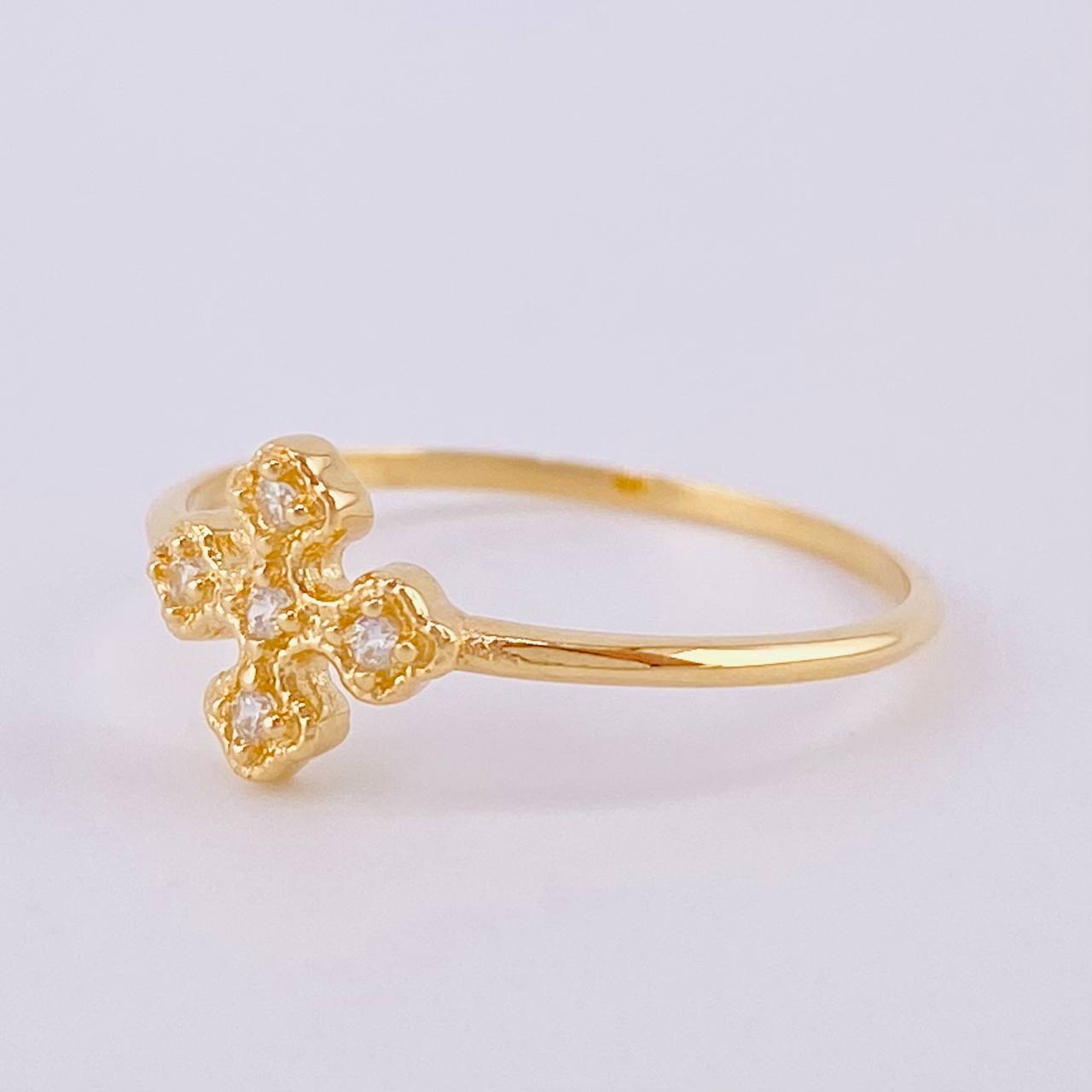 Anillo Cruz Floreada 1.15gr / T6 1/2 / Oro Amarillo 18K ©