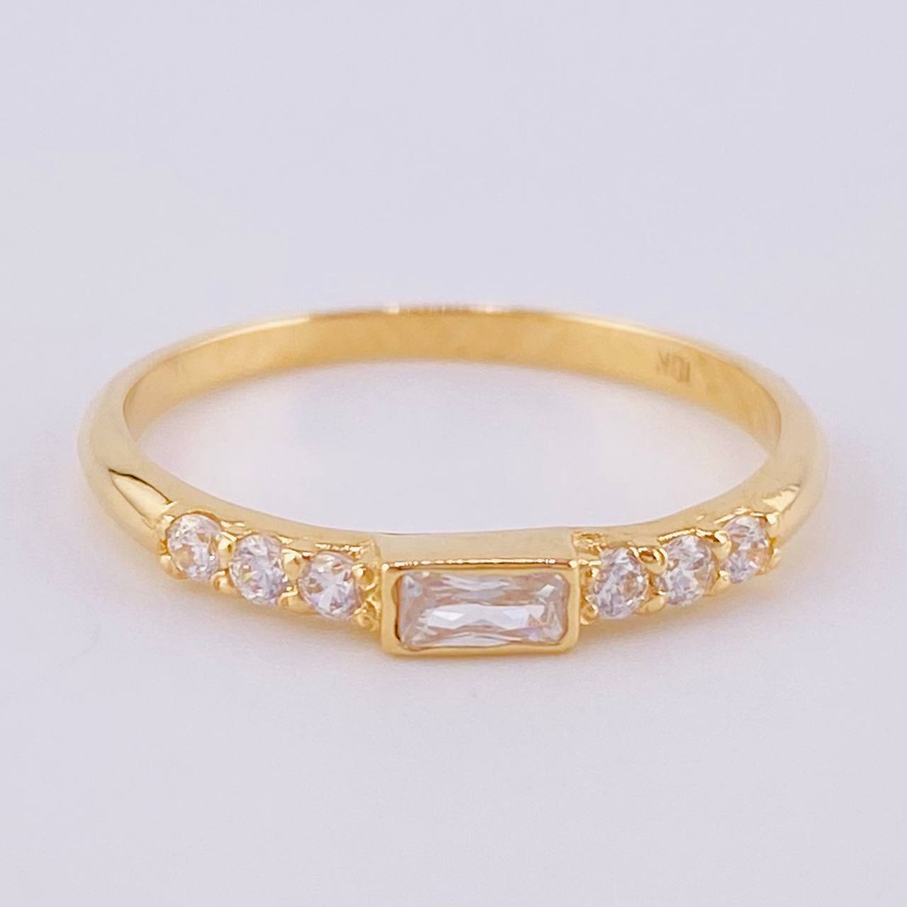 Anillo Baguette Seis Estrellas 1.55 g / T7 Oro Amarillo 18K