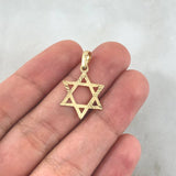 Dije Estrella De David 0.75gr / 2.6cm / Silueta Diamantada Oro Amarillo 18K ©