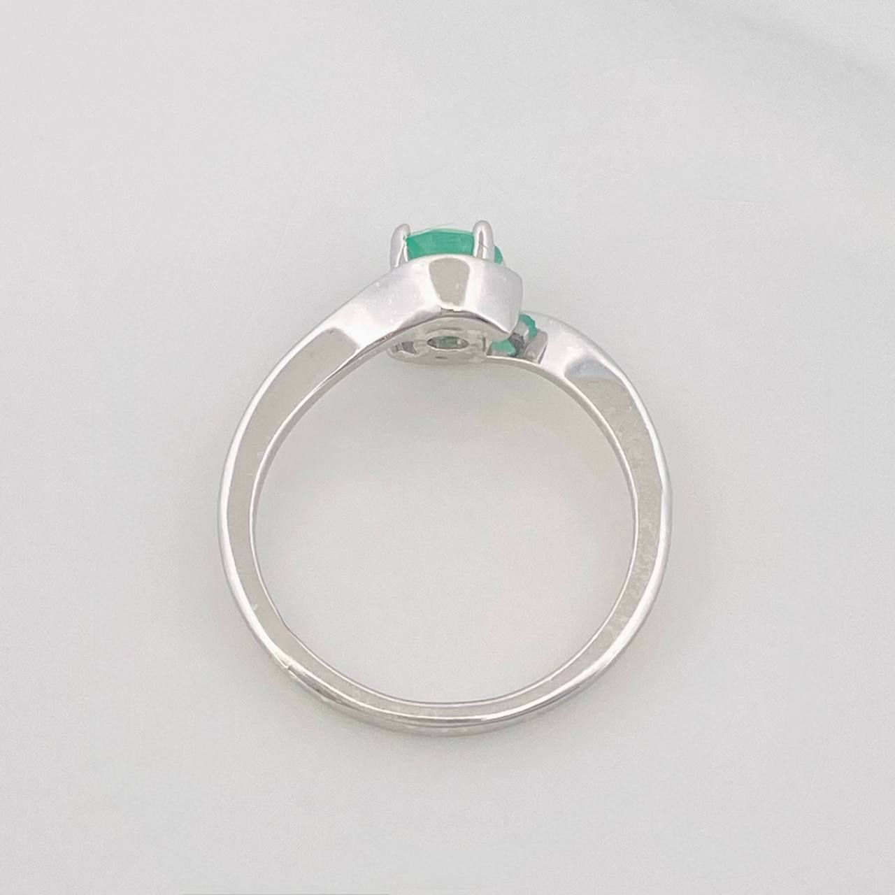Anillo Solitario Esmeralda 41 Pts 2.05 g / T5 1/2 Plata 925