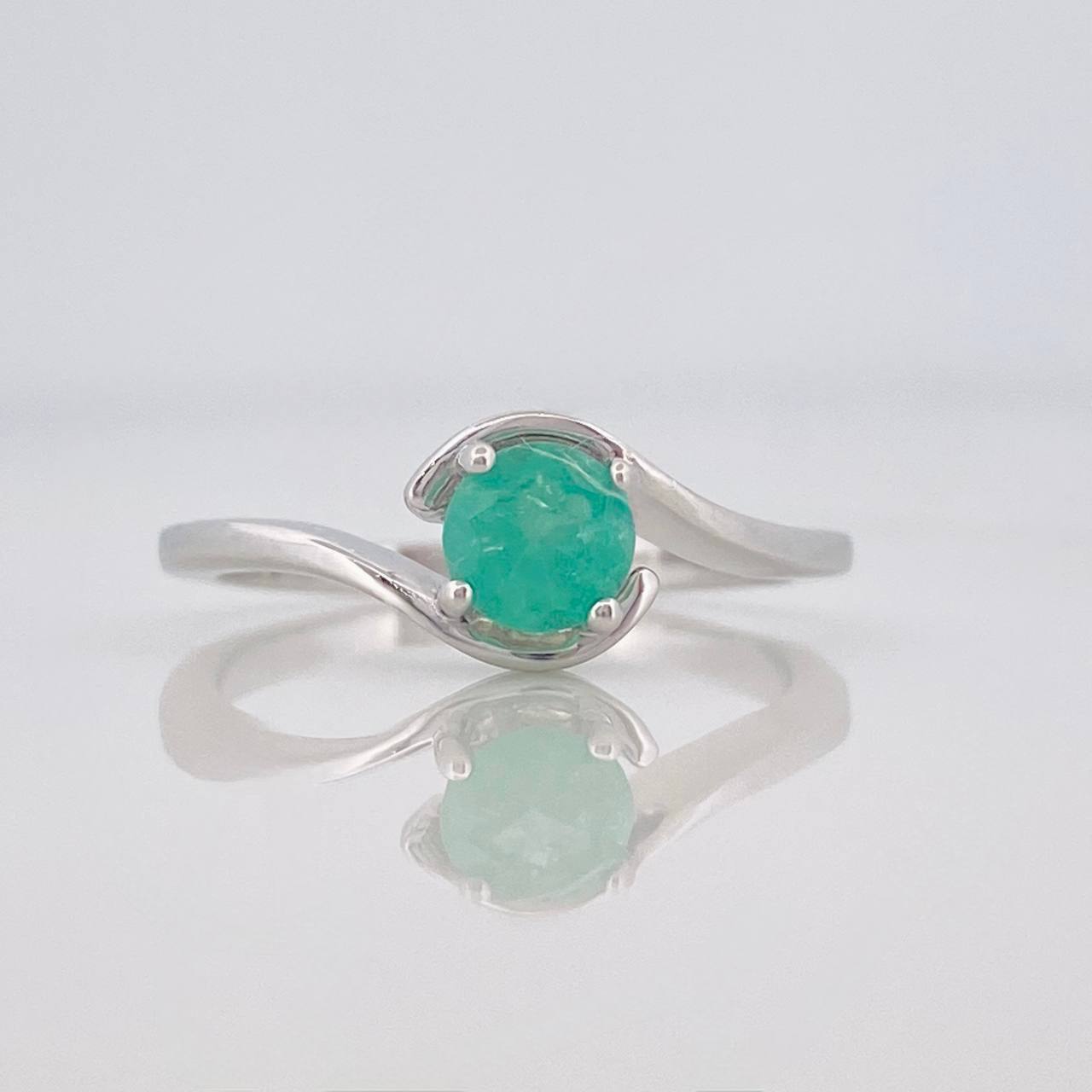 Anillo Solitario Esmeralda 41 Pts 2.05 g / T5 1/2 Plata 925