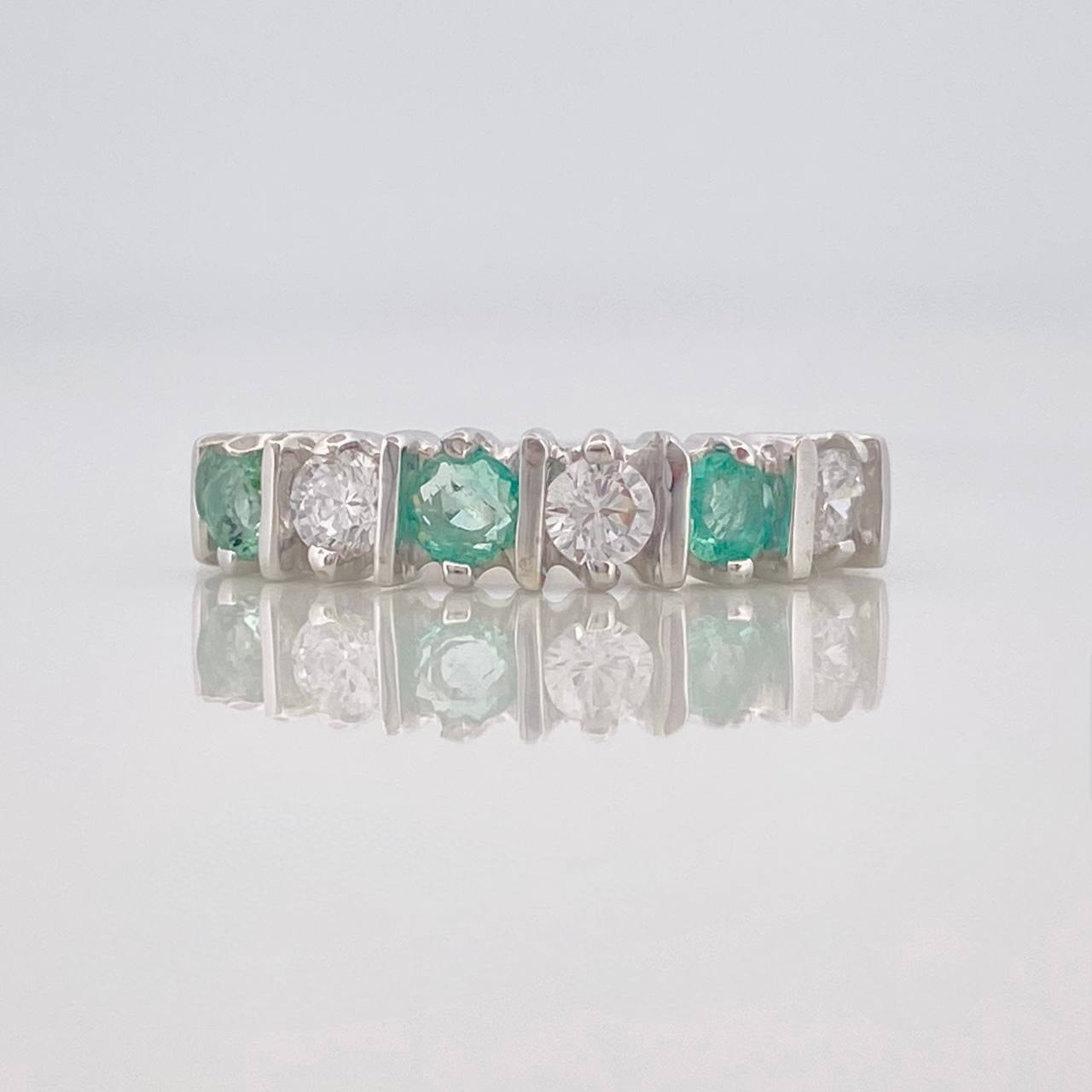 Anillo Acordeón Esmeralda 28 Pts 1.6 g / T 6 3/4 Plata 925
