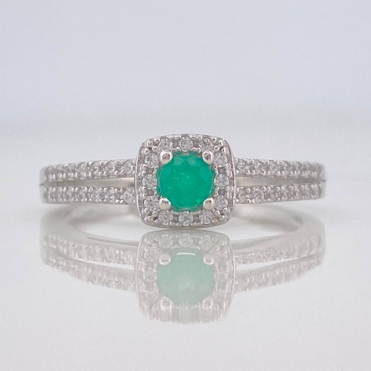 Anillo Halo Cuadrado Esmeralda 14 Pts 1.75 g / T7 1/2 Plata 925