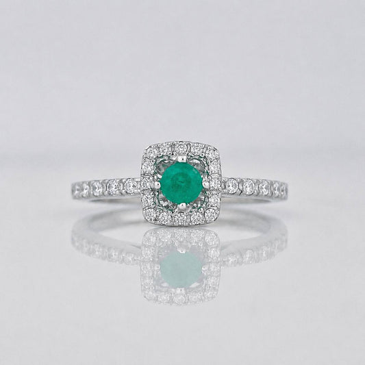 Anillo Halo Cuadrado Esmeralda 14 Pts 2.1 g / T7 3/4 Plata 925