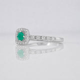 Anillo Halo Cuadrado Esmeralda 14 Pts 2.1 g / T7 3/4 Plata 925