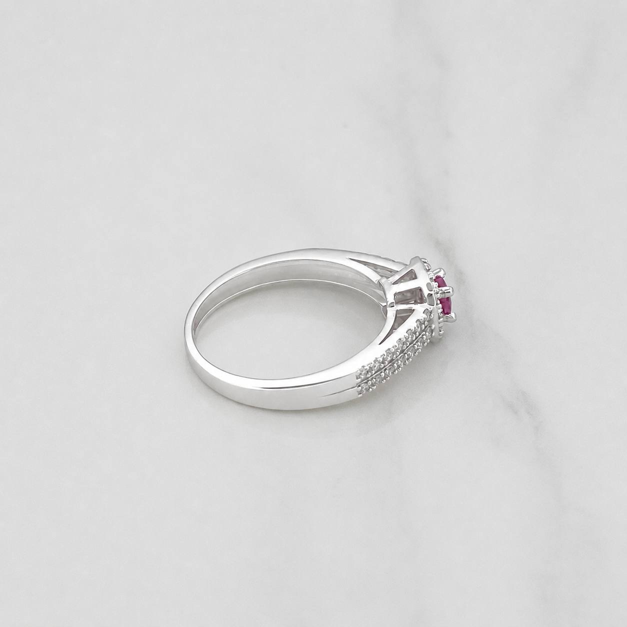 Anillo Halo Cuadrado Rubí 21 Pts 1.75 g / T6 Plata 925