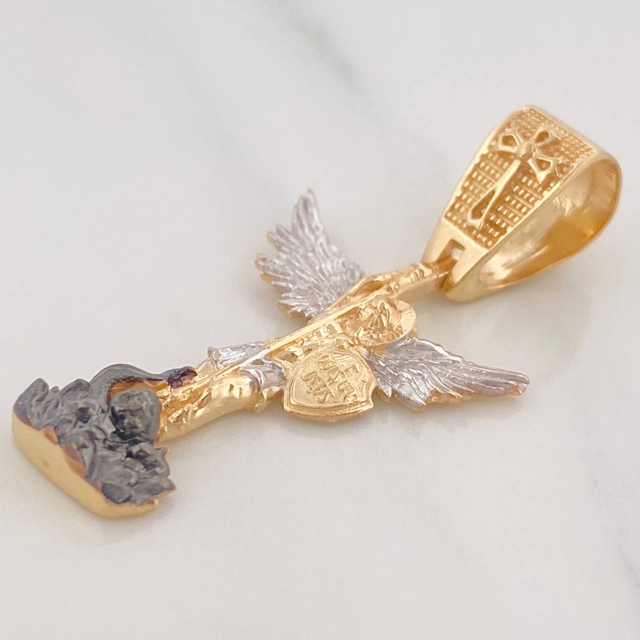 Dije San Miguel Arcángel 4.85 g / 4 cm Tres Oros 18K