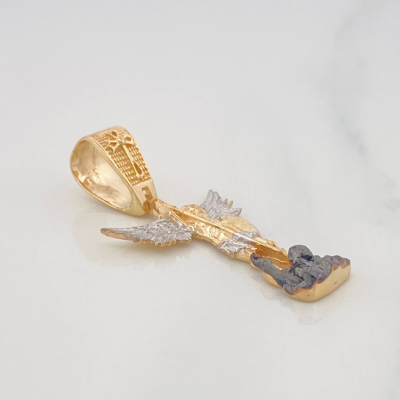 Dije San Miguel Arcángel 4.85 g / 4 cm Tres Oros 18K