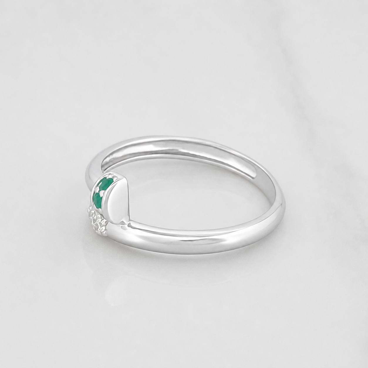 Anillo Clavo Esmeralda 05 Pts 1.3 g / T6 1/2 Plata 925