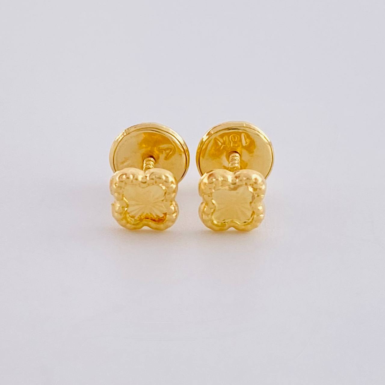 Topos Trebol 0.45 g / 4.5 mm Oro Amarillo 18K