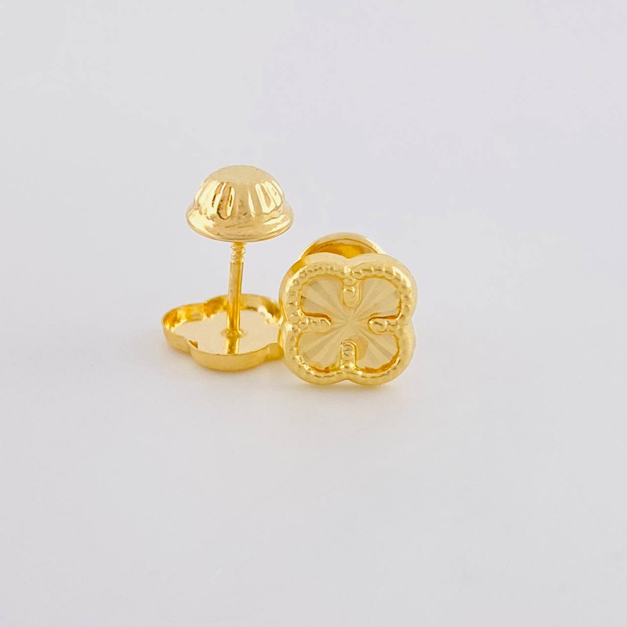 Topos Trebol 0.6 g / 6.95 mm Oro Amarillo 18K