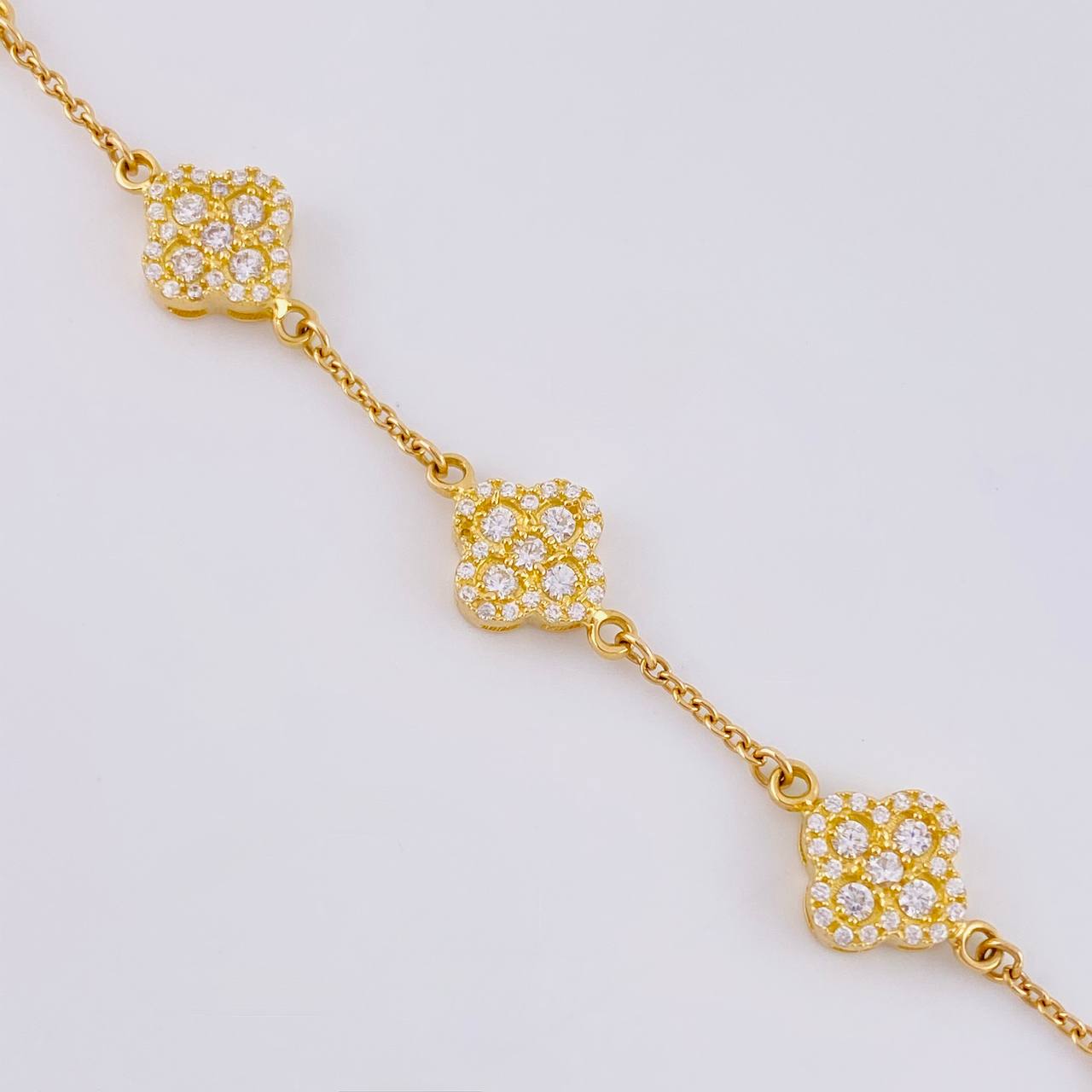 Pulso Aro Seguido Flor Trebol 6.8 g / 17.7 cm / 9.7 mm Oro Amarillo 18K