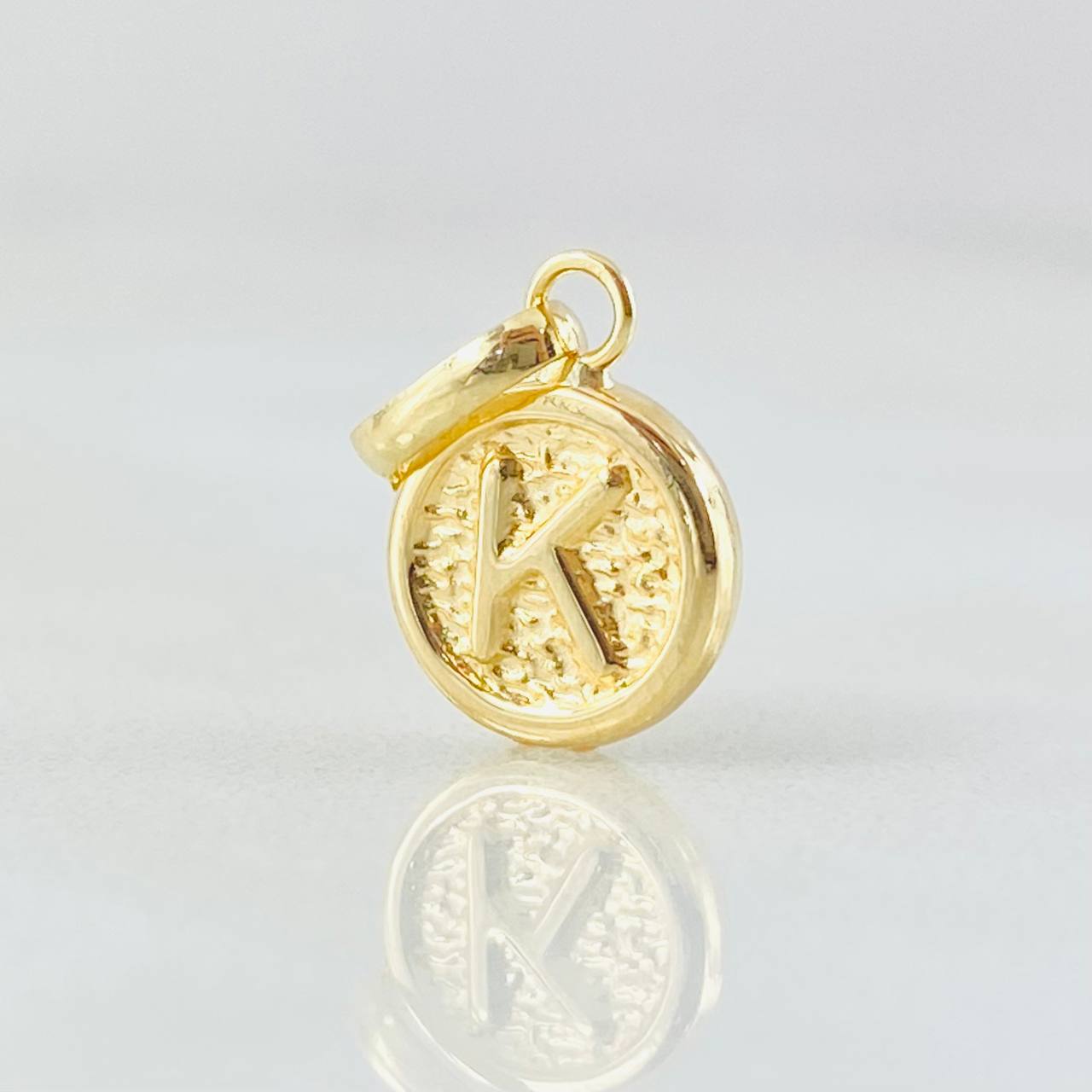 Dije Letra K 0.4gr / 1.5cm / Oro Amarillo 18K