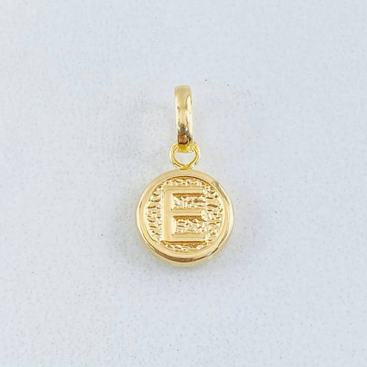 Dije Letra E 0.35gr / 1.5cm / Oro Amarillo 18K