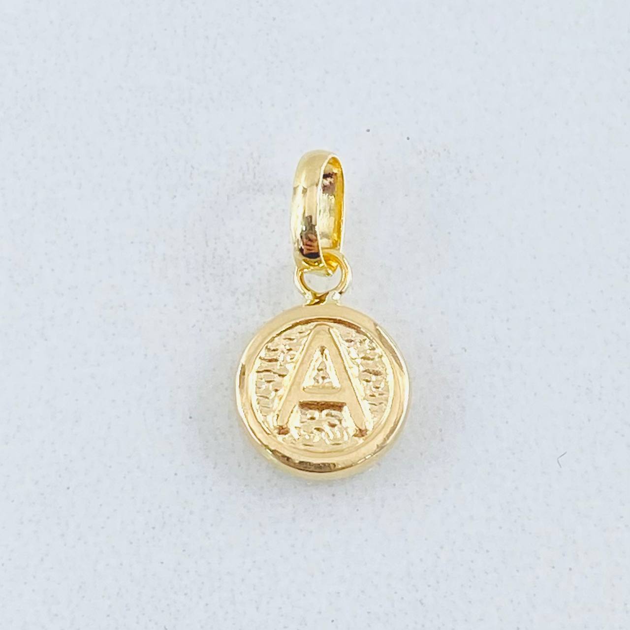 Dije Letra A 0.35gr / 1.5cm / Oro Amarillo 18K