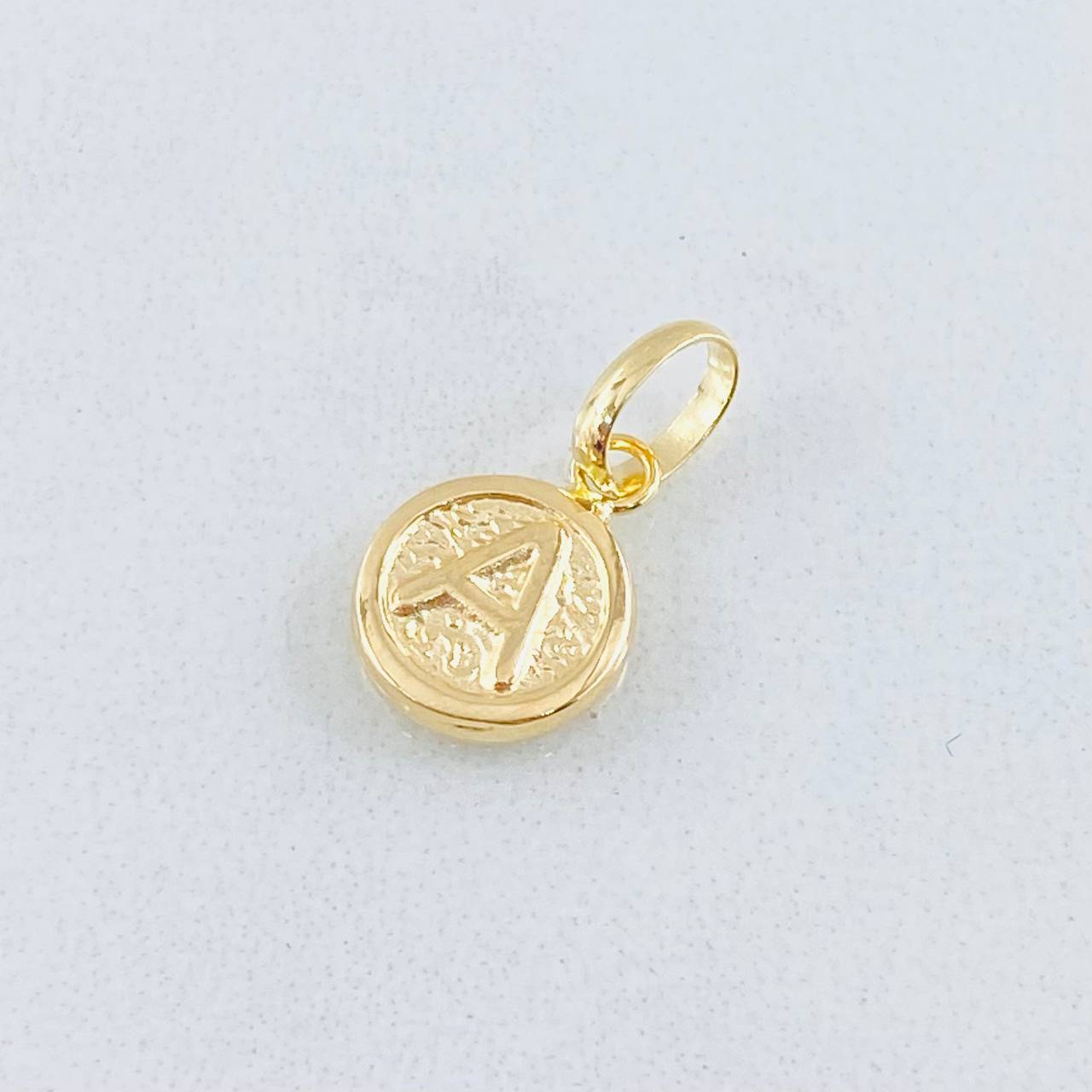 Dije Letra A 0.35gr / 1.5cm / Oro Amarillo 18K