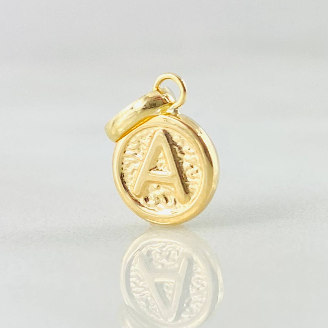 Dije Letra A 0.35gr / 1.5cm / Oro Amarillo 18K