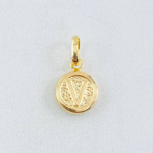 Dije Letra V 0.4gr / 1.5cm / Oro Amarillo 18K