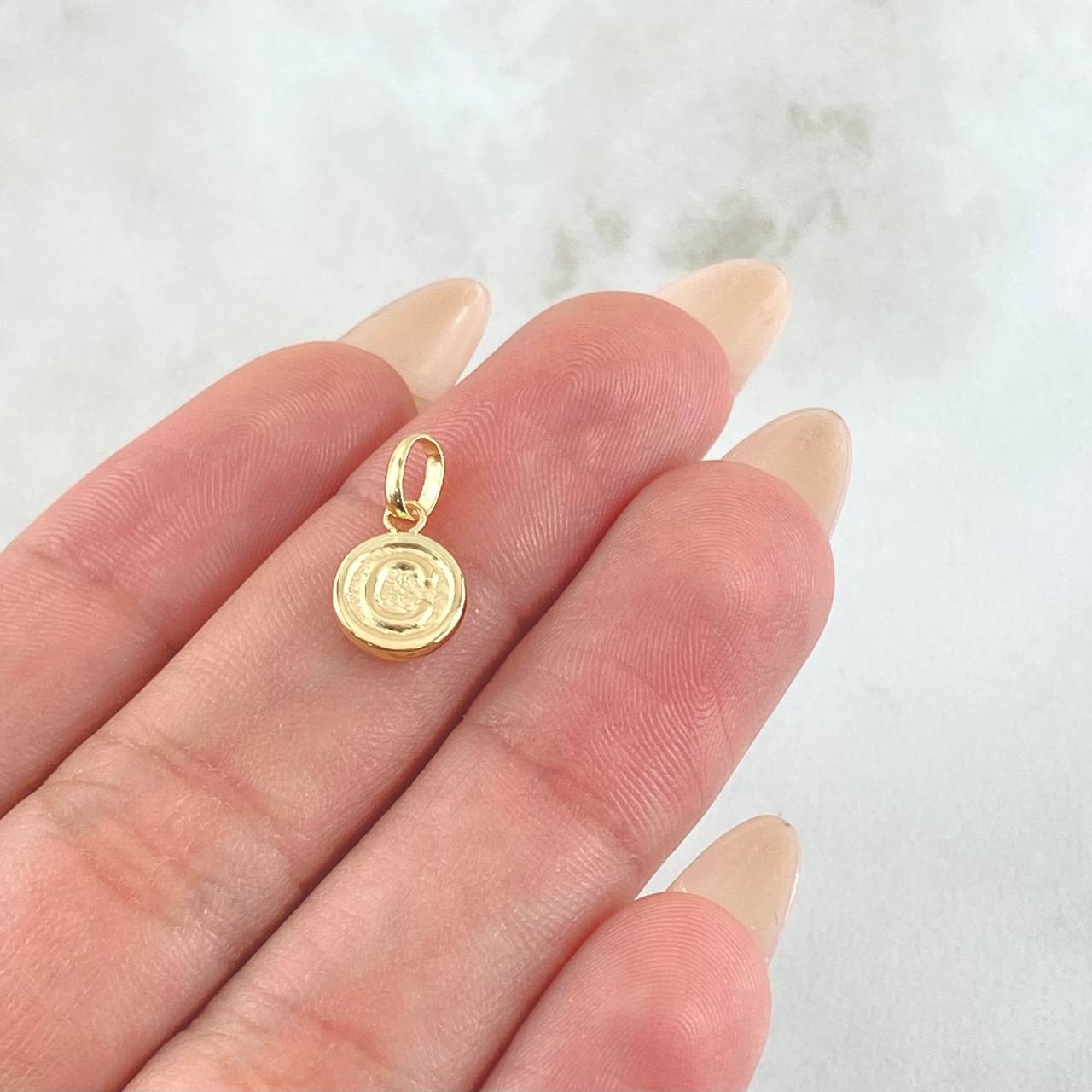 Dije Letra C 0.35gr / 1.5cm / Oro Amarillo 18K