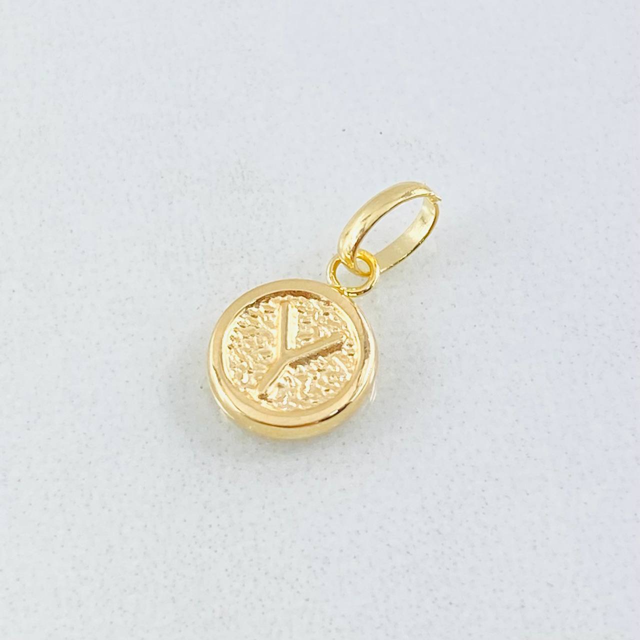 Dije Letra Y 0.4gr / 1.5cm / Oro Amarillo 18K