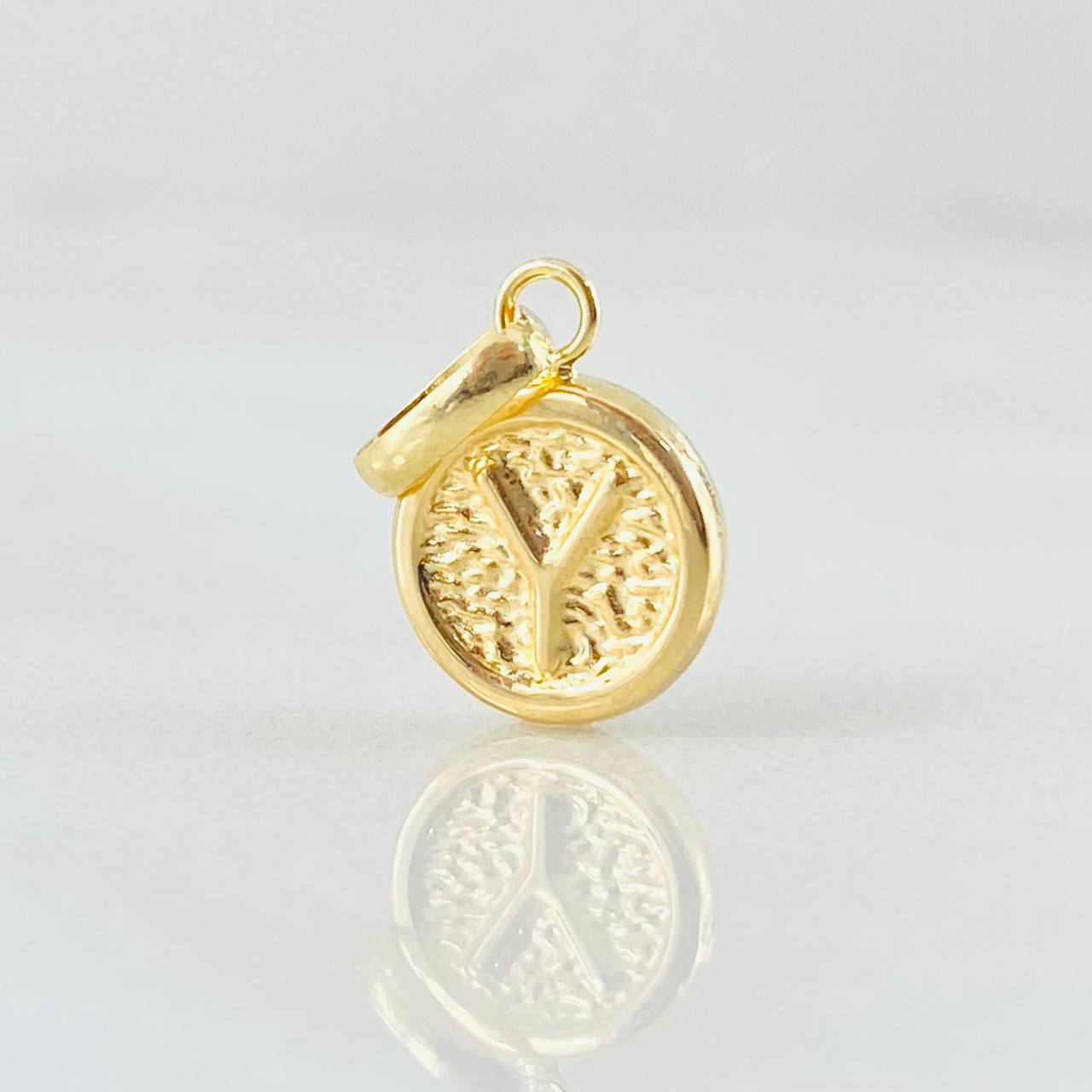 Dije Letra Y 0.4gr / 1.5cm / Oro Amarillo 18K