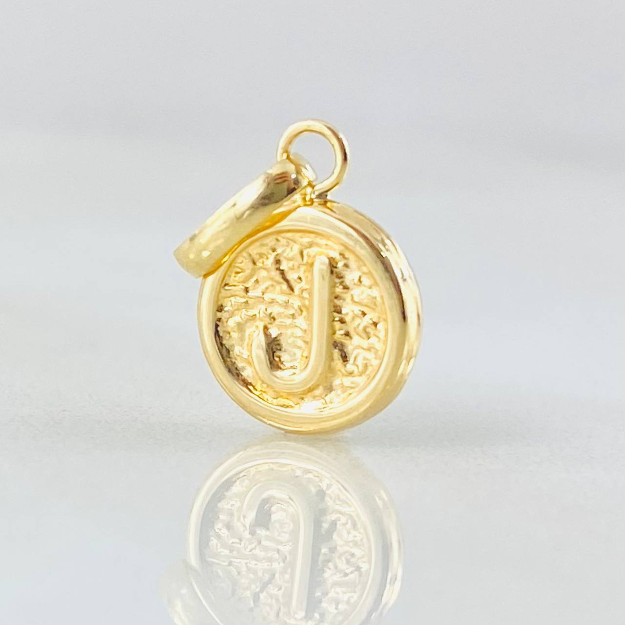 Dije Letra J 0.35gr / 1.4cm / Oro Amarillo 18K