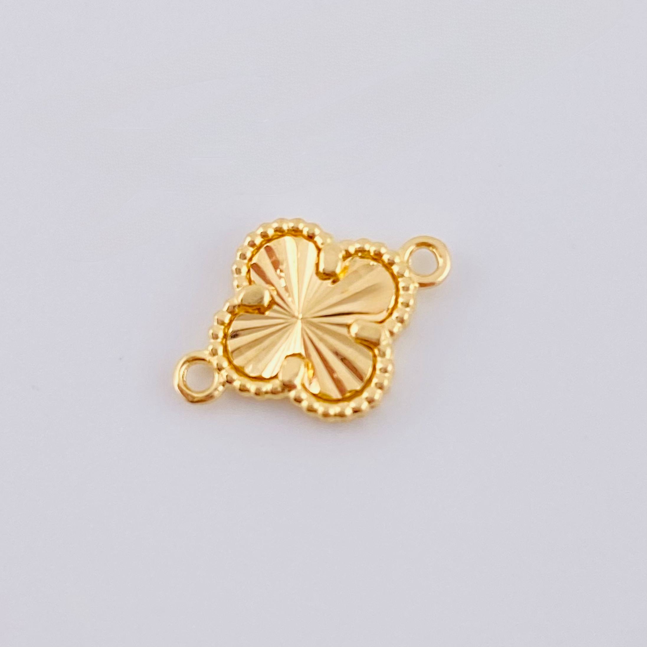 Herraje Trebol Dorado 0.75gr / 1.5cm / Oro Amarillo 18K
