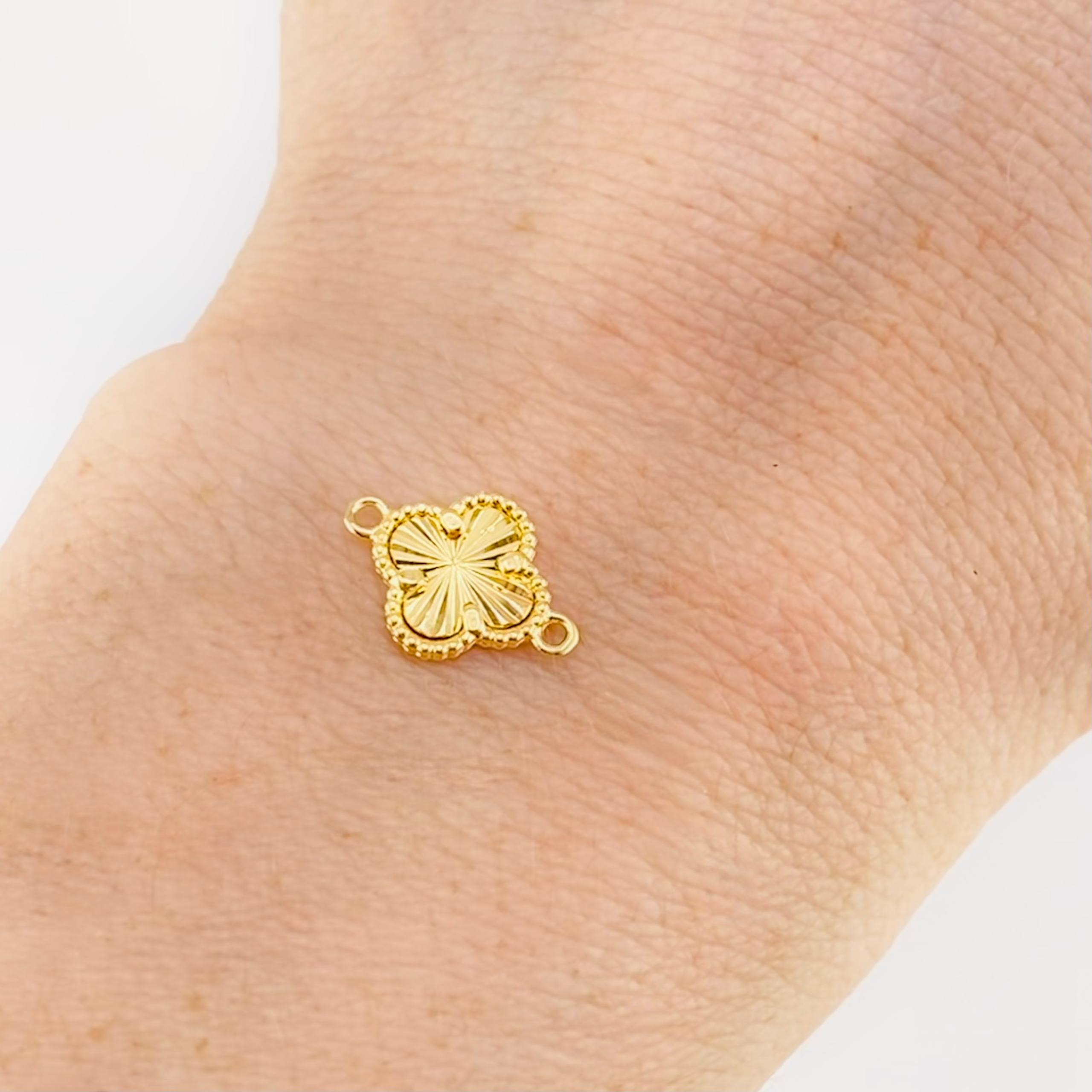 Herraje Trebol Dorado 0.7 g / 1,5 cm Oro Amarillo 18K