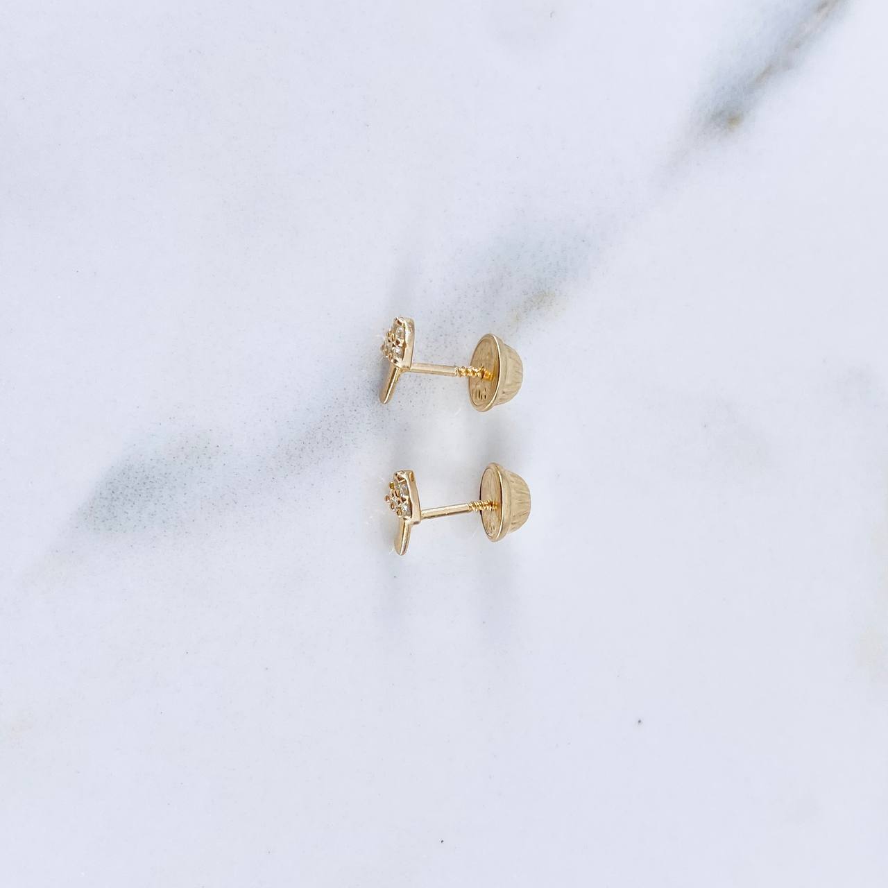 Topos Hongo 0.7gr / Circones Blancos Oro Amarillo 18K &