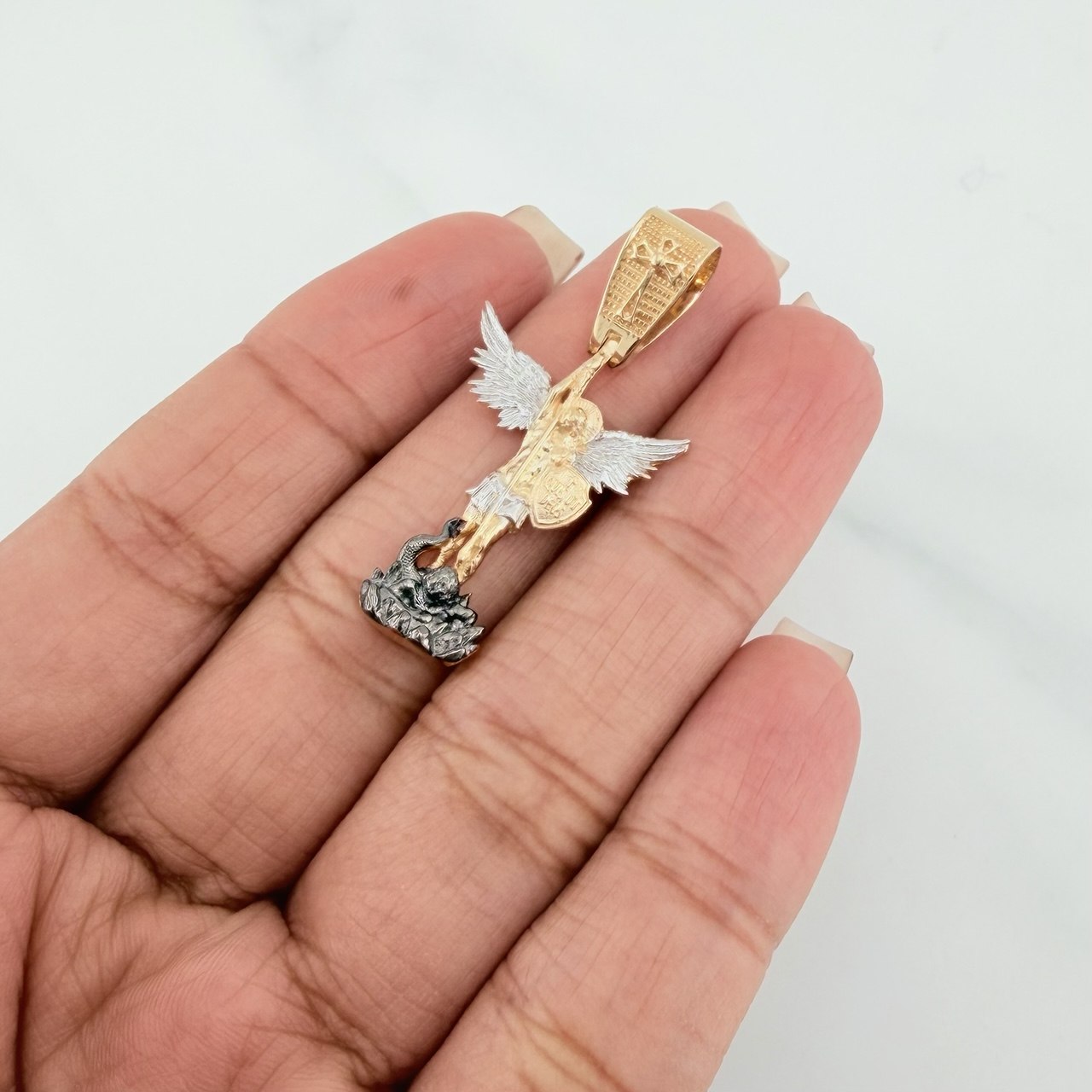 Dije San Miguel Arcángel 4.85 g / 4 cm Tres Oros 18K