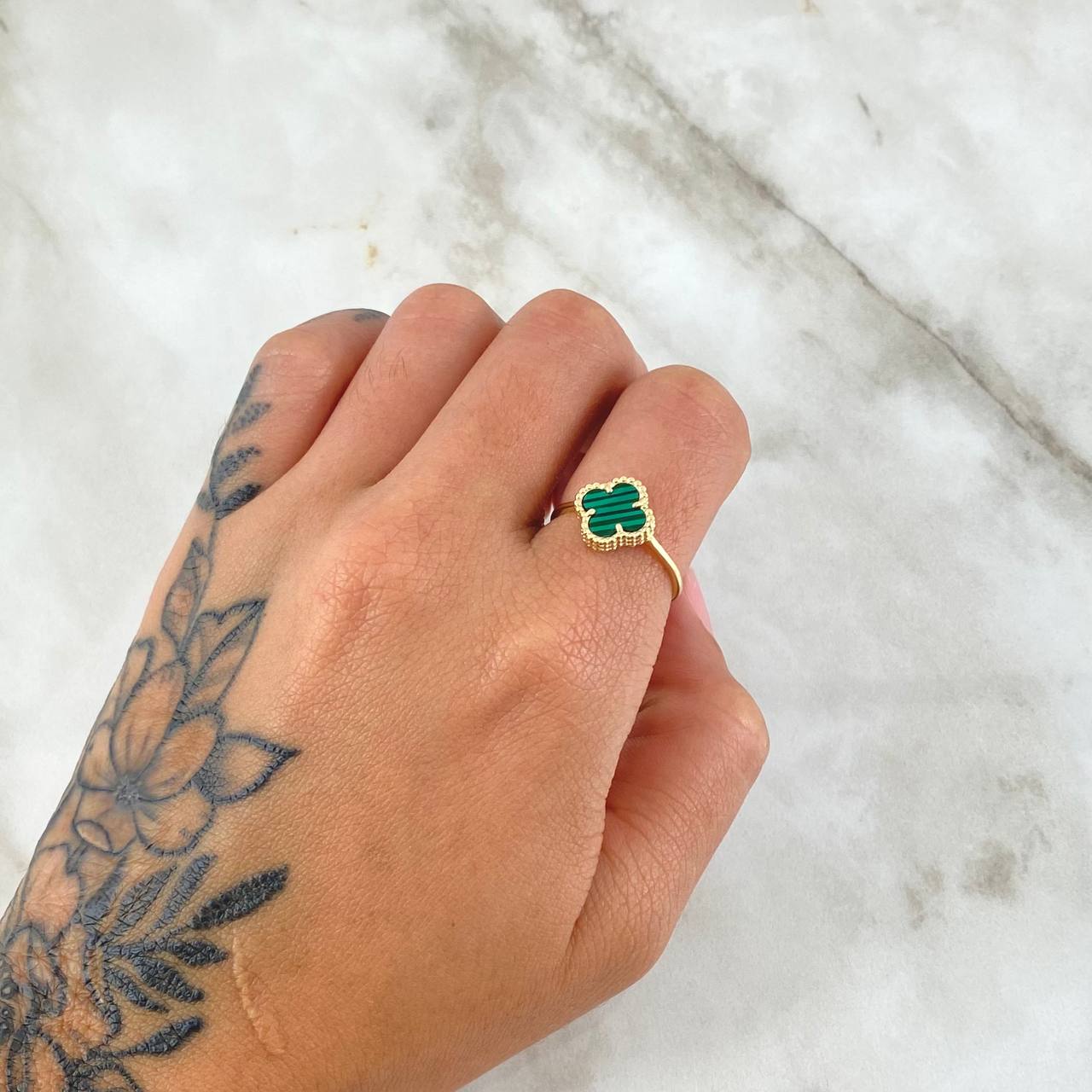 Anillo Trebol VCyA 1.85gr / T5 3/4 / Malaquita Verde Punteada Oro Amarillo 18K *