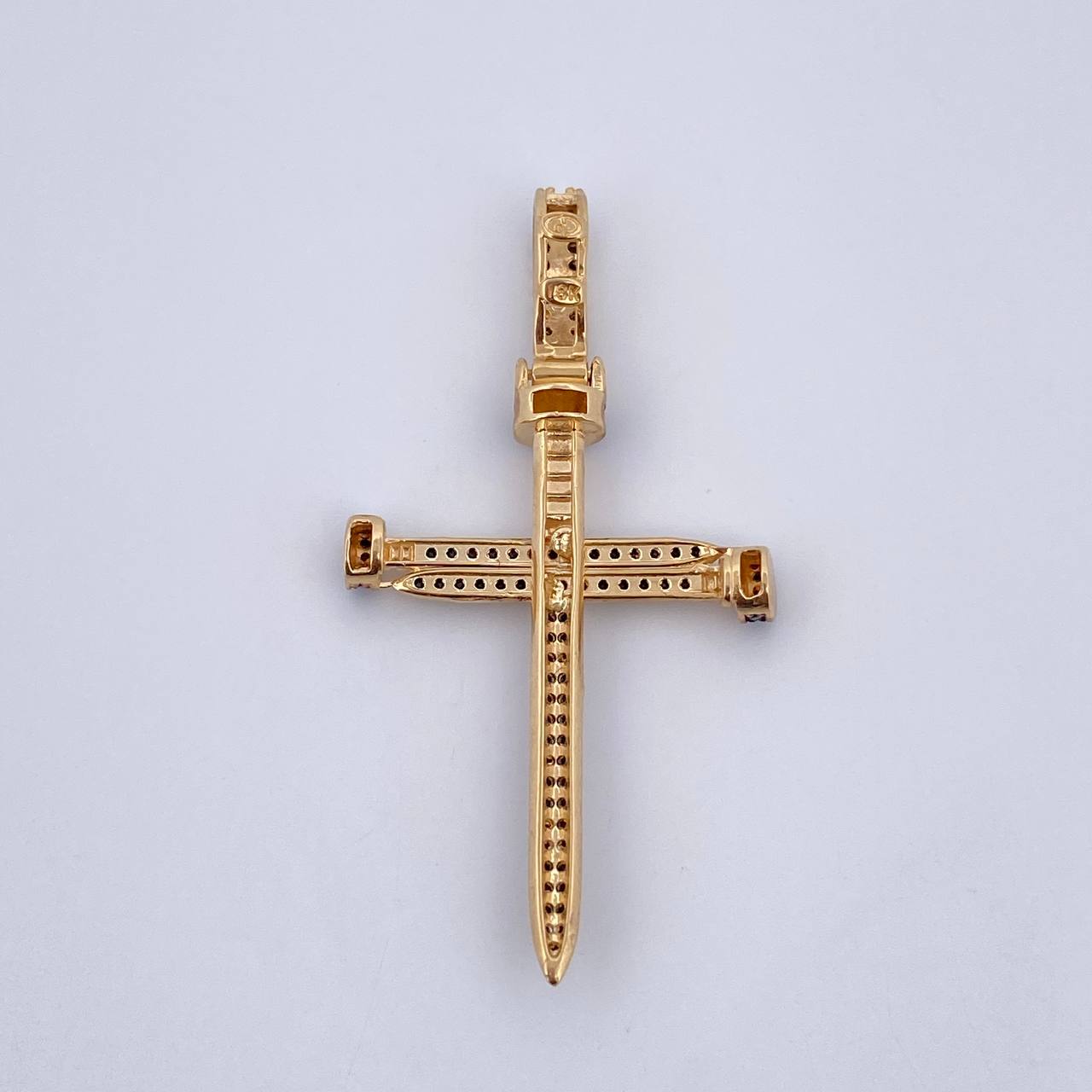 Dije Cruz Clavo 3.95gr / 4.6cm / Circones Negros Dos Oros Negro Amarillo 18K &