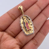Dije Virgen Guadalupe 5.15gr / 3.6cm / Circones Fucsias Azules Blancos Dos Oros Amarillo Blanco 18K &