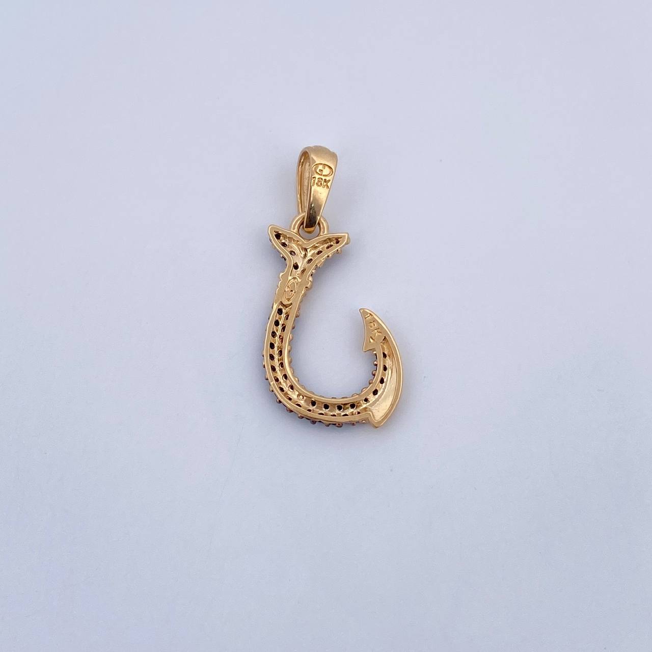 Dije Anzuelo 1.5gr / 2.6cm / Circones Negros Dos Oros Negro Amarillo 18K &