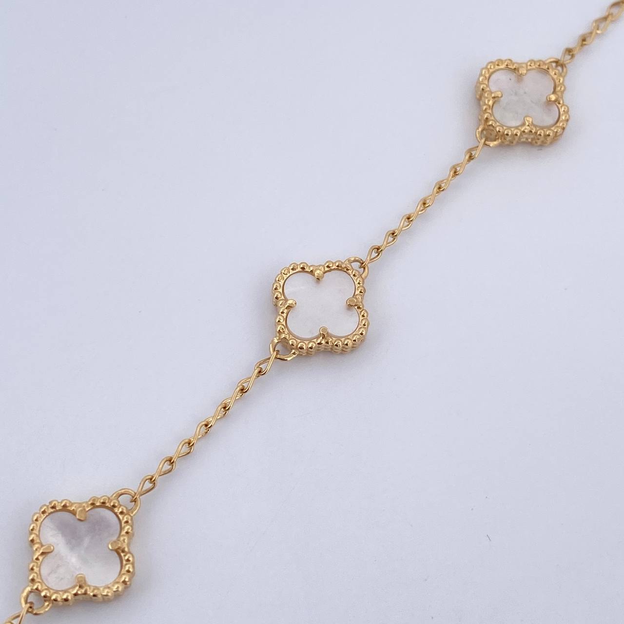 Pulso Espiga Trebol 6.6gr / 17cm-19.3cm / 1.4mm Nacar Blanco Oro Amarillo Nac.Esp. 18K &