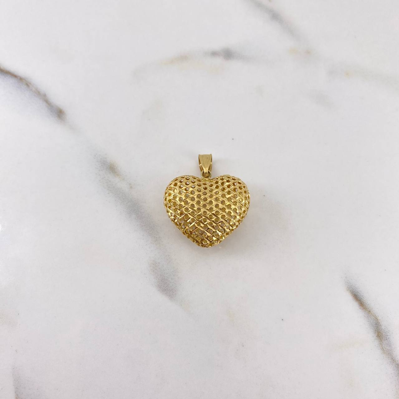 Dije Corazon Filigrana 1.8gr / 2.3cm / Oro Amarillo 18K $
