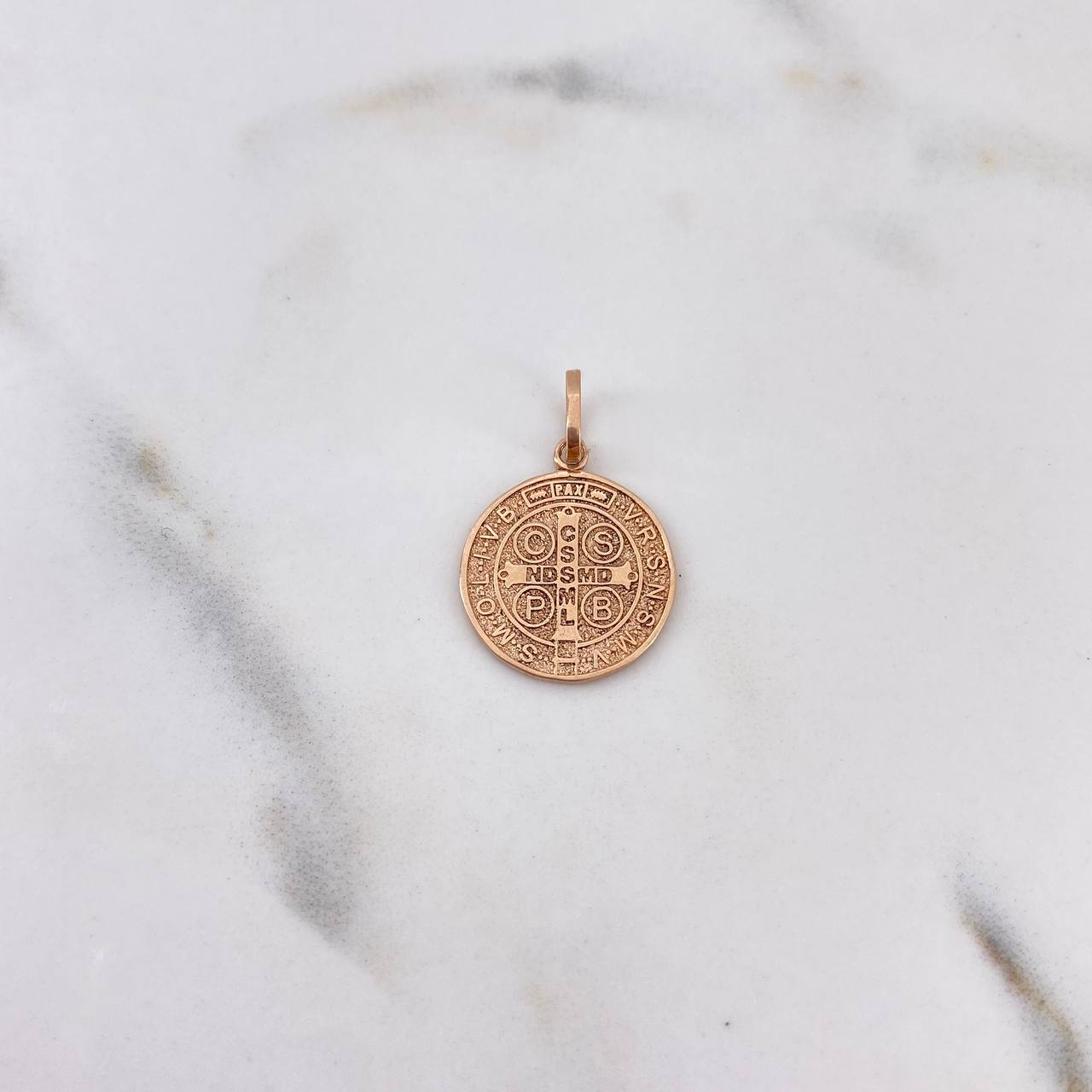 Dije San Benito 1.95gr / 2.3cm / Plano Oro Rosa 18K #