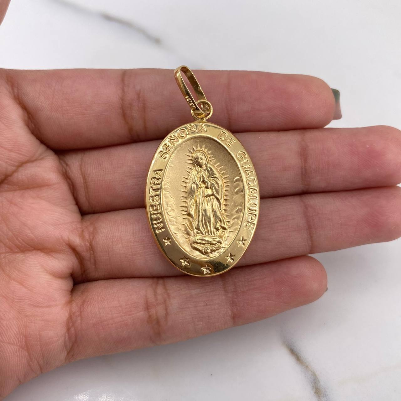Dije Virgen Guadalupe 2.9gr / 4.3cm / Troquelado Oro Amarillo 18K #