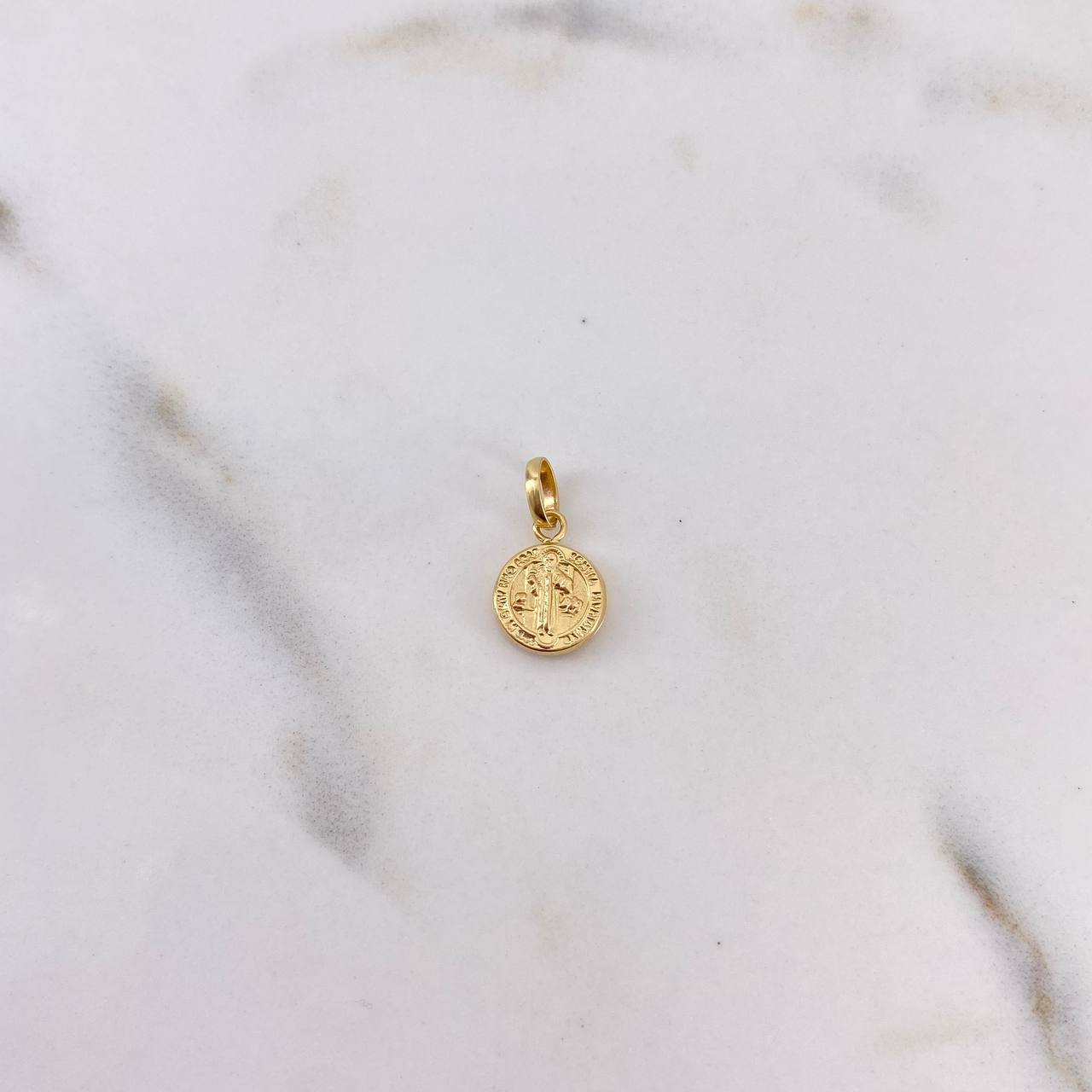 Dije San Benito 0.4gr / 1.4cm / Troquelado Oro Amarillo 18K #