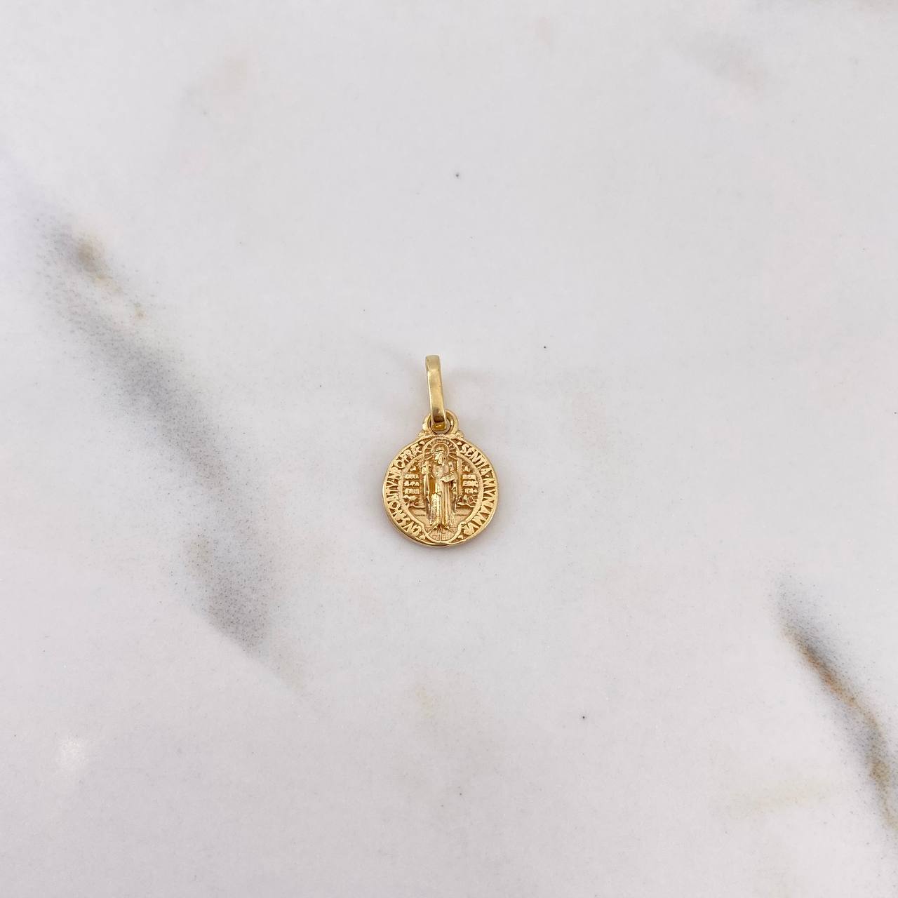 Dije San Benito 1.05gr / 1.5cm / Plano Oro Amarillo 18K #