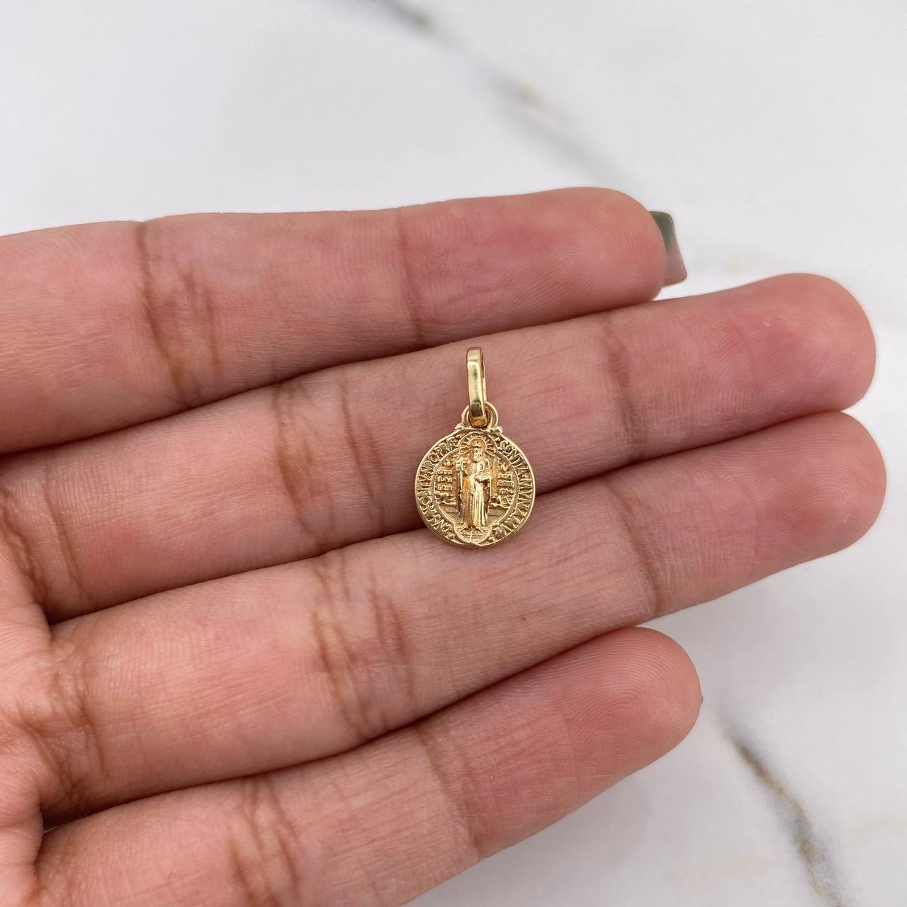 Dije San Benito 1.05gr / 1.5cm / Plano Oro Amarillo 18K #
