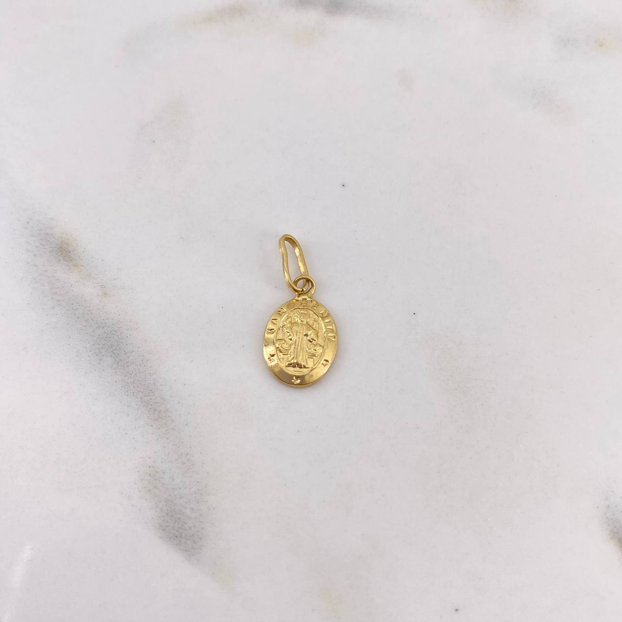 Dije San Benito 0.5gr / 1.8cm / Plano Oro Amarillo 18K #