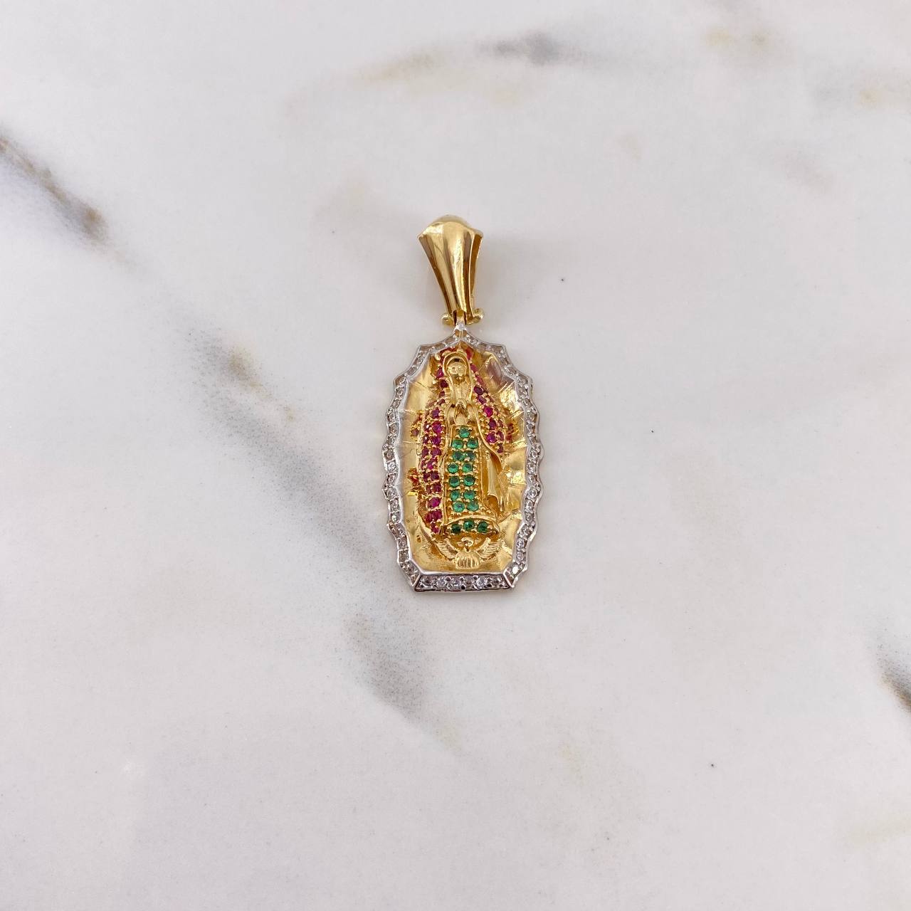 Dije Virgen Guadalupe 5.55gr / 3.6cm / Circones Verdes Fucsias Blancos Dos Oros Amarillo Blanco 18K #